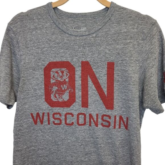 Under Armour Mens Wisconsin Badgers Gray Red Loose HeatGear Crewneck Tshirt S - Picture 2 of 13